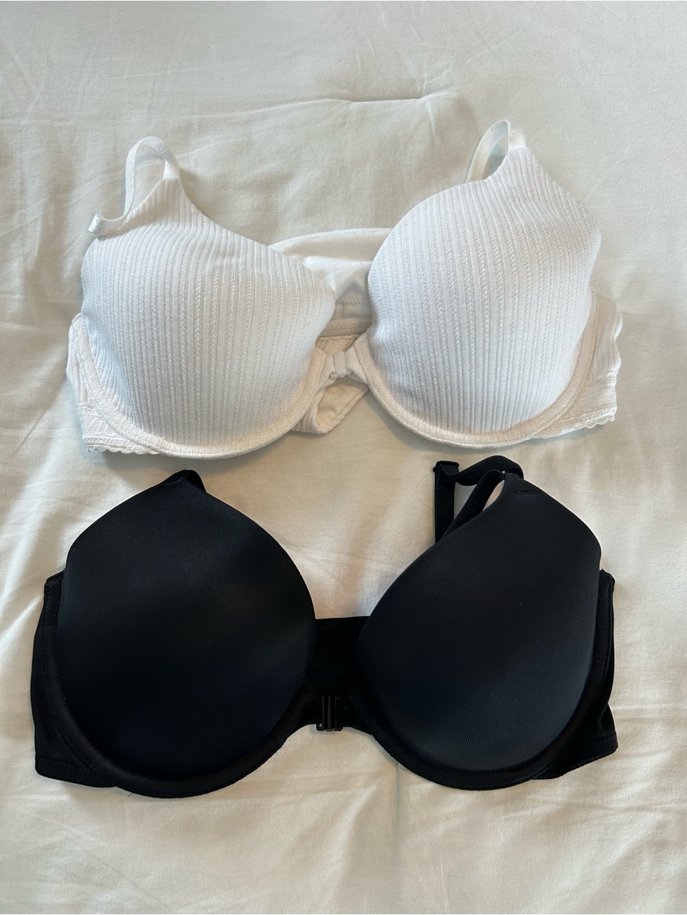 Victoria's Secret and Pink Bras in White & Black - Picture 2 of 10